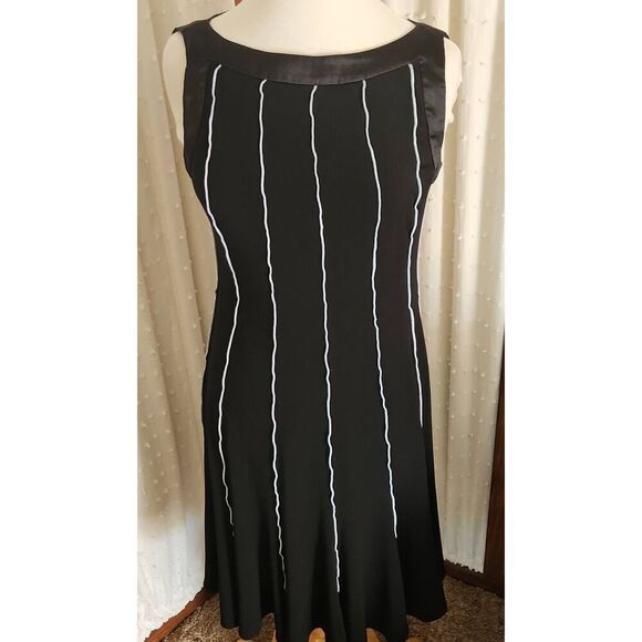 Sandra Darren got and flare black dress with satin trim - Picture 1 of 12